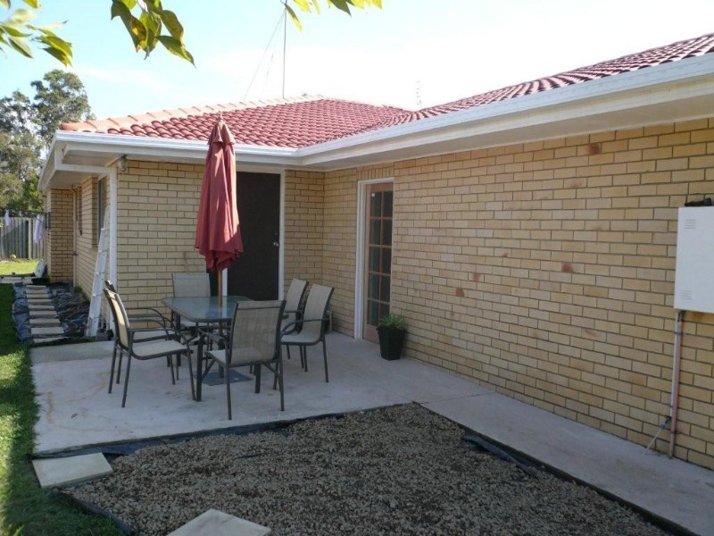 126 Kumbari Avenue, Labrador QLD 4215