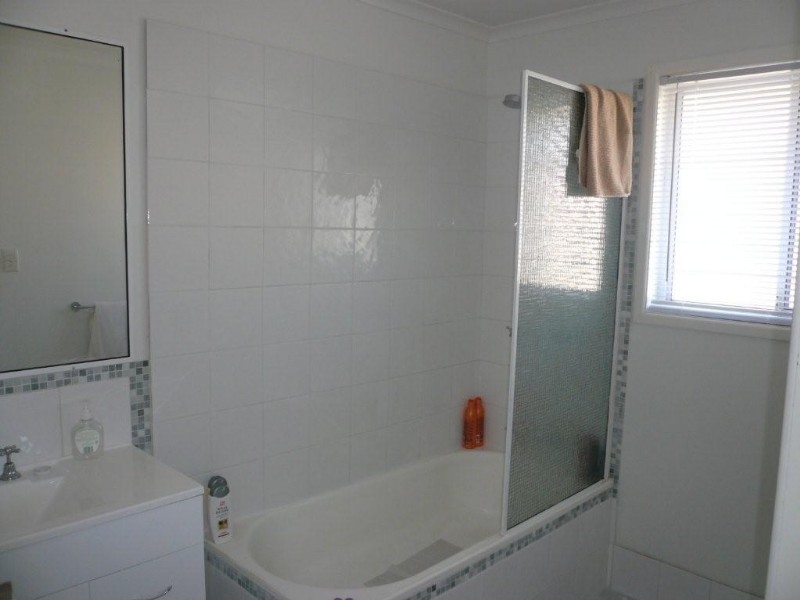 126 Kumbari Avenue, Labrador QLD 4215