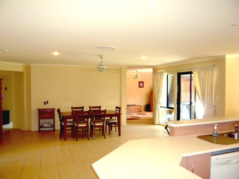 3 Petworth Court, Arundel QLD 4214