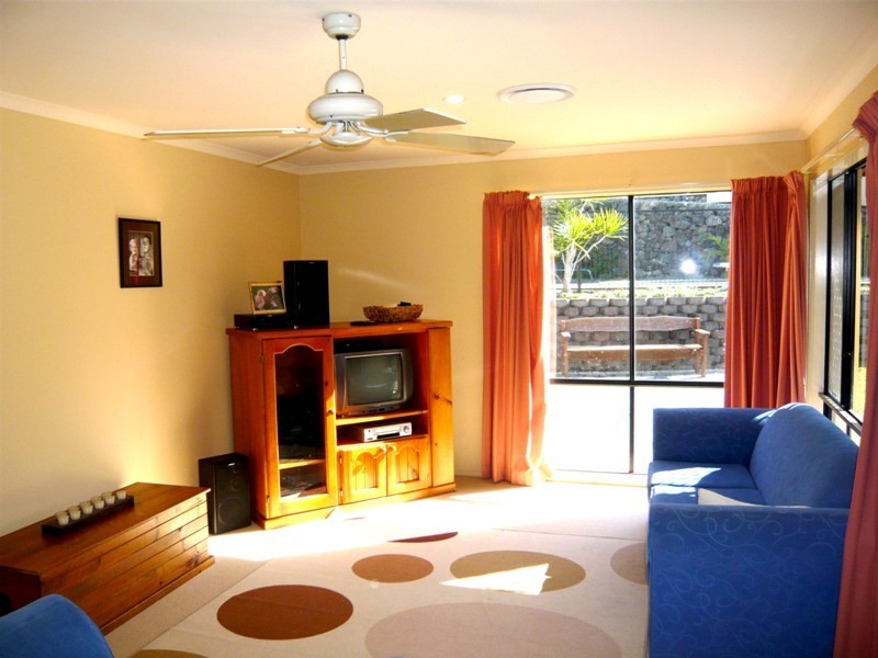 3 Petworth Court, Arundel QLD 4214