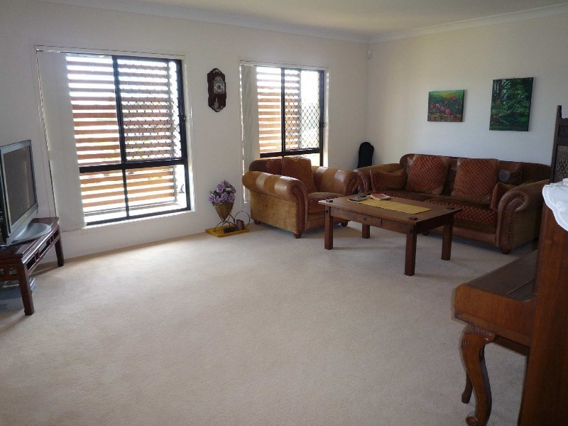 87 Arun Drive, Arundel QLD 4214