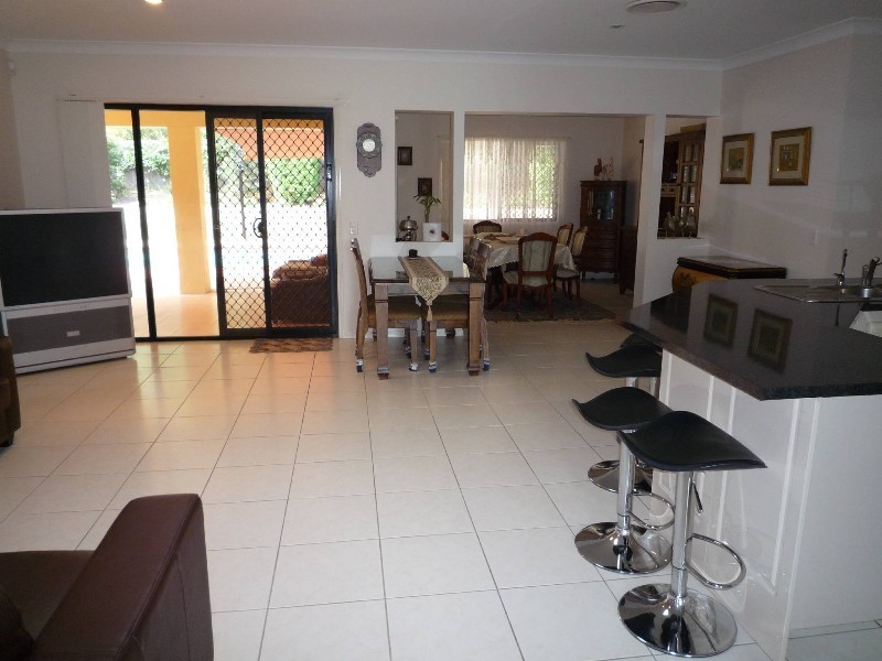 87 Arun Drive, Arundel QLD 4214