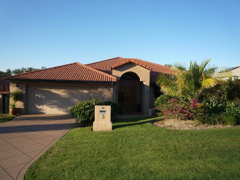 3 Midhurst Court, Arundel QLD 4214