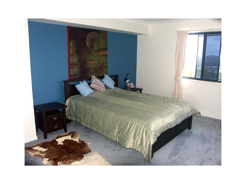 21 Hillary Circuit, Pacific Pines QLD 4211