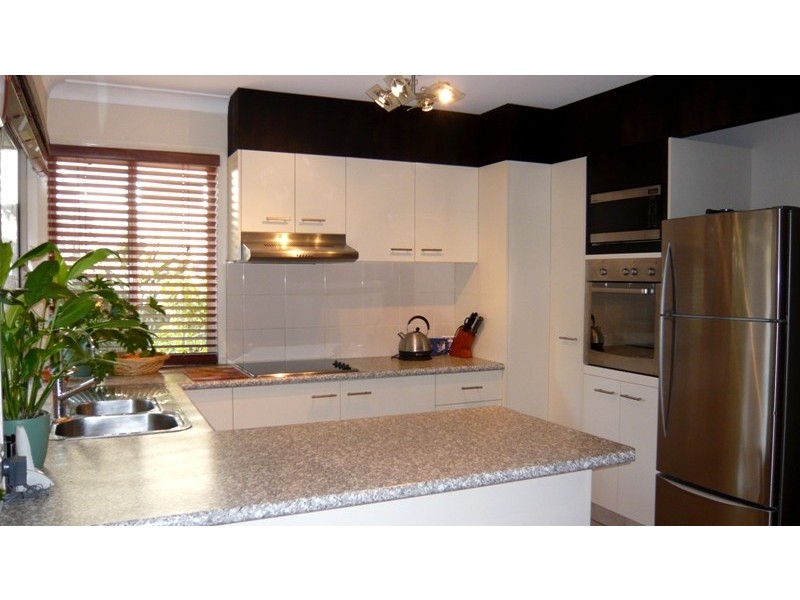 42 Marble Arch Place, Arundel QLD 4214