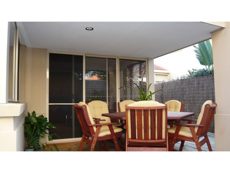 42 Marble Arch Place, Arundel QLD 4214