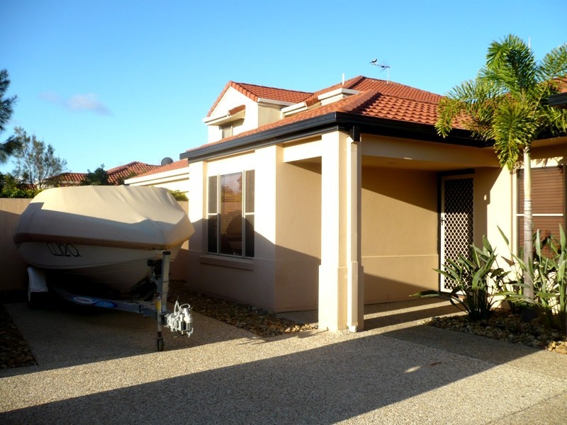 42 Marble Arch Place, Arundel QLD 4214