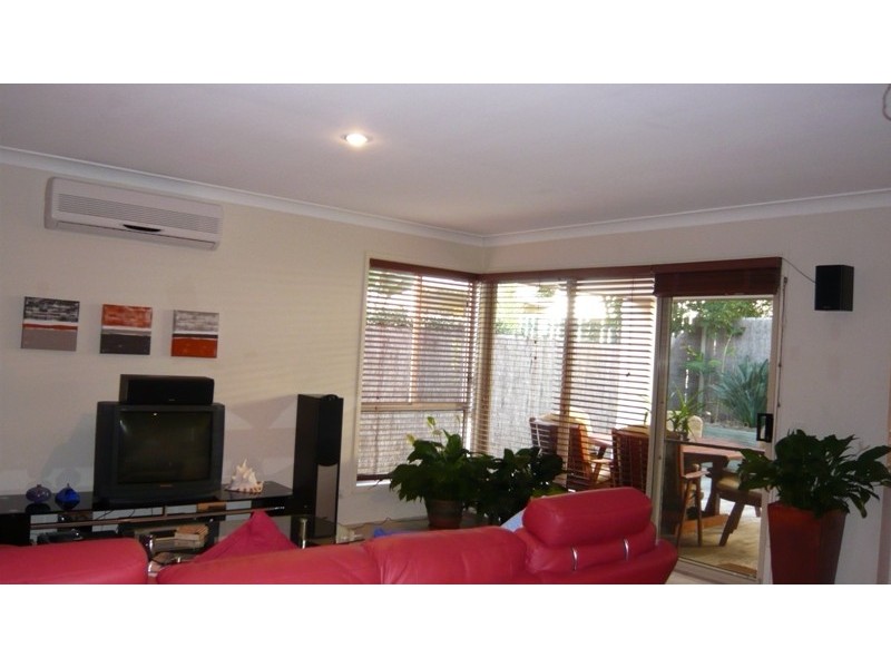 42 Marble Arch Place, Arundel QLD 4214