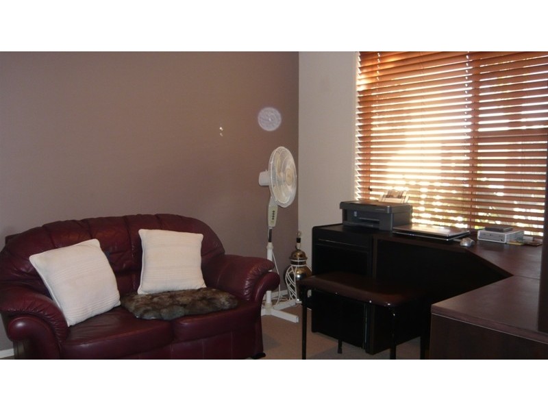 42 Marble Arch Place, Arundel QLD 4214