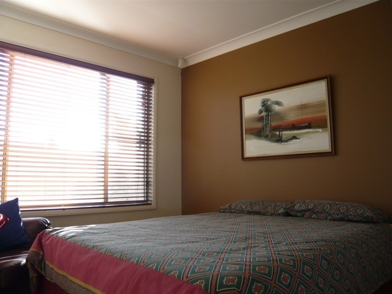 42 Marble Arch Place, Arundel QLD 4214