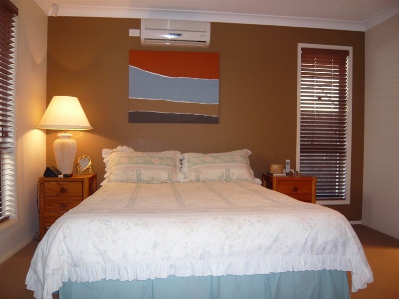 42 Marble Arch Place, Arundel QLD 4214