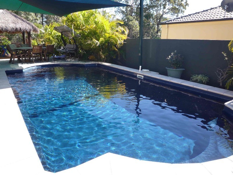 16 Leeds Close, Arundel QLD 4214