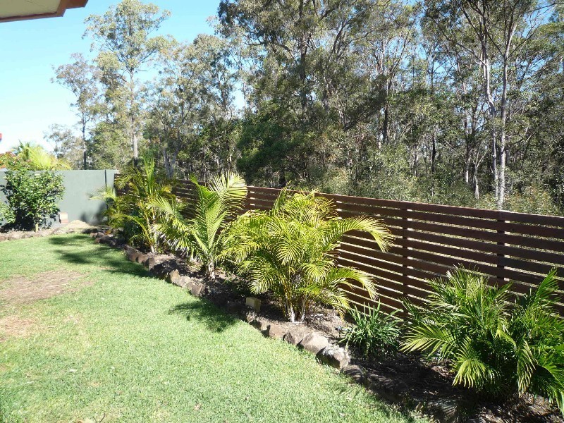 16 Leeds Close, Arundel QLD 4214