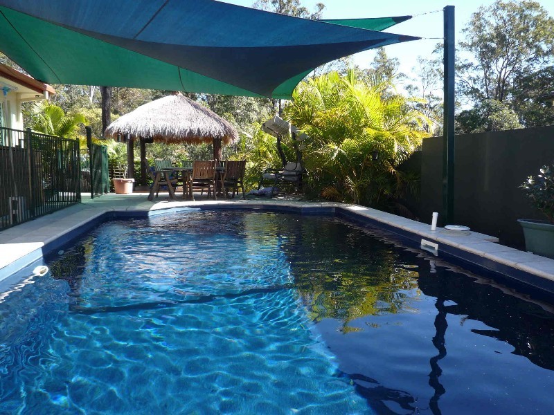 16 Leeds Close, Arundel QLD 4214