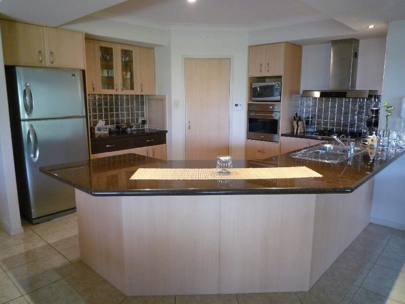 2 Tanzen Drive, Arundel QLD 4214