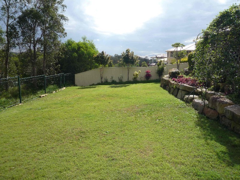 2 Tanzen Drive, Arundel QLD 4214