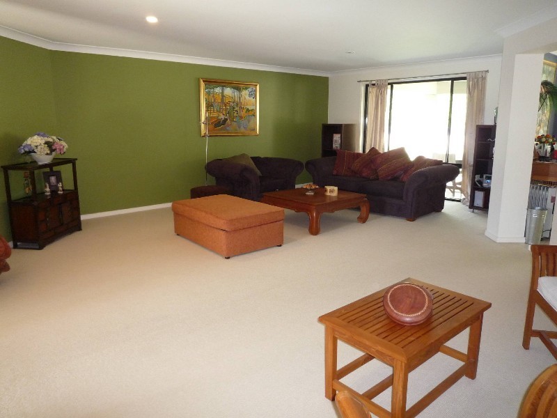 67 Arun Drive, Arundel QLD 4214