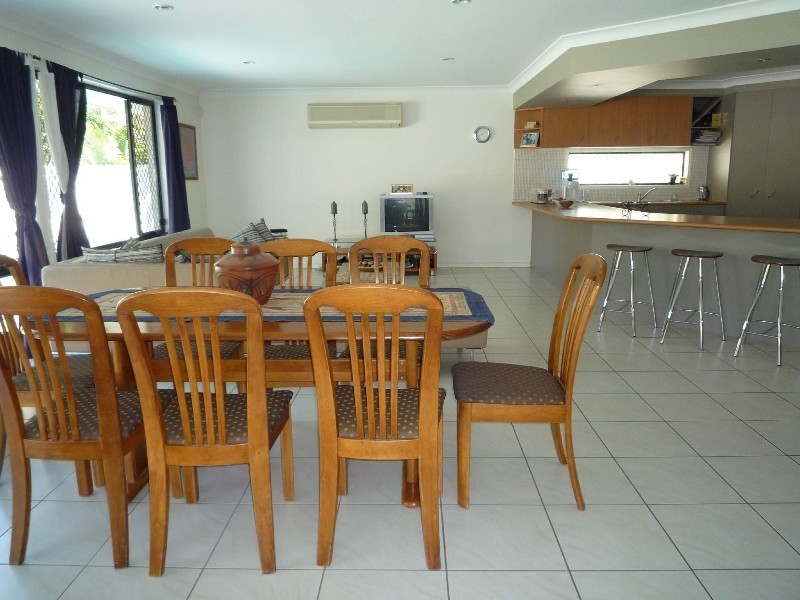 67 Arun Drive, Arundel QLD 4214