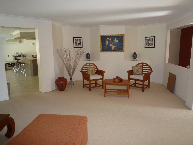 67 Arun Drive, Arundel QLD 4214