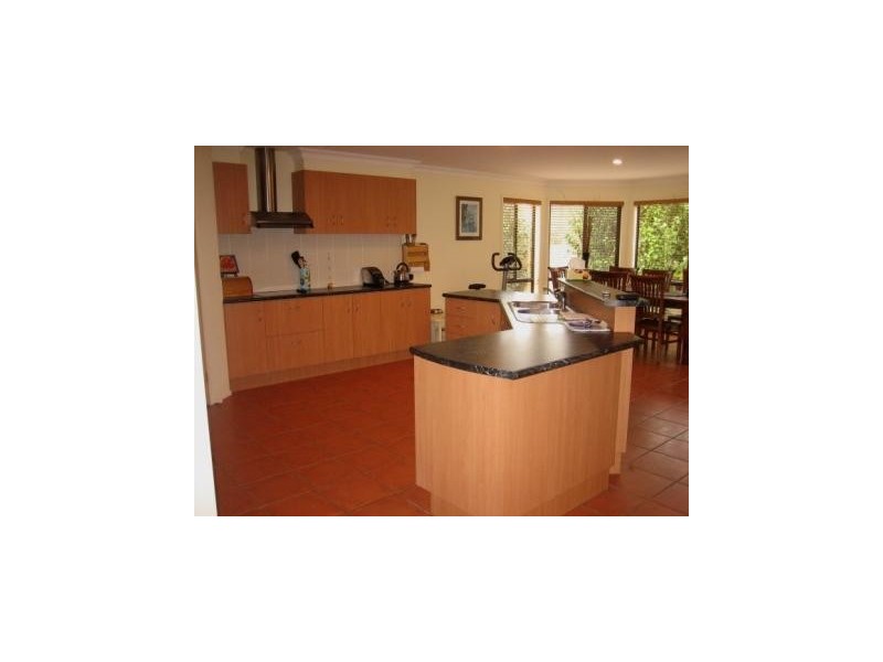 4 Deal Cove, Arundel QLD 4214