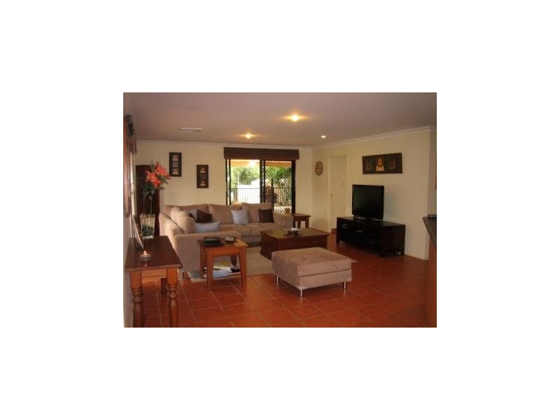 4 Deal Cove, Arundel QLD 4214