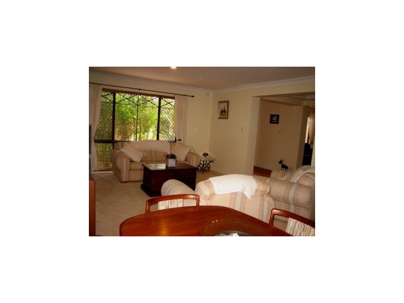 4 Deal Cove, Arundel QLD 4214