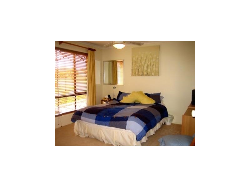 4 Deal Cove, Arundel QLD 4214