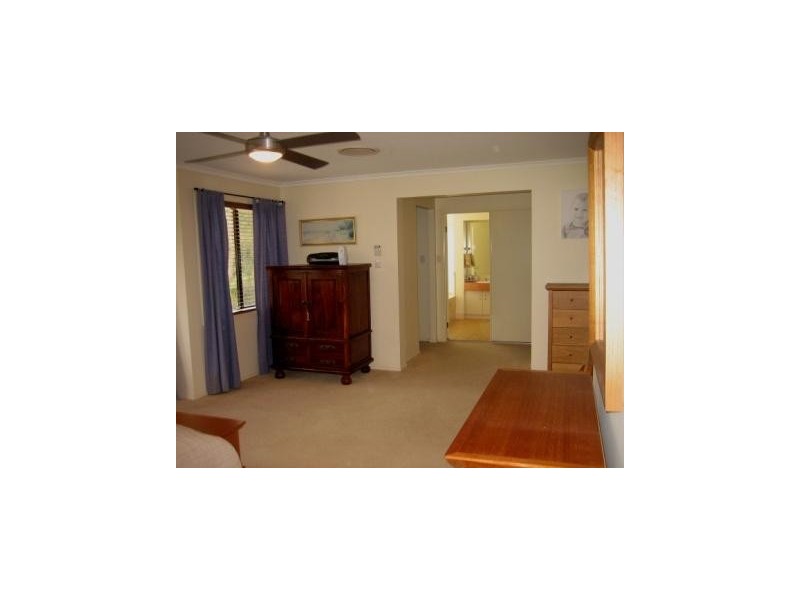 4 Deal Cove, Arundel QLD 4214