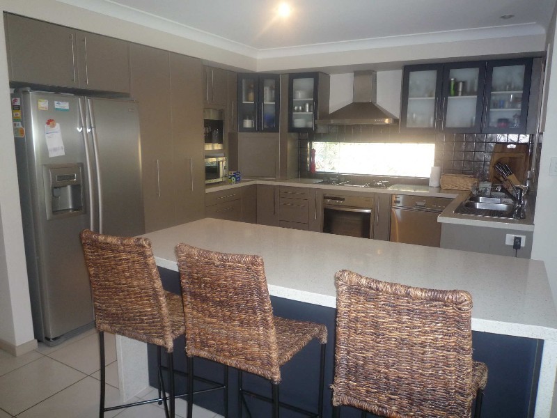 12 Eastbourne Chase, Arundel QLD 4214