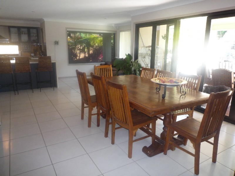 12 Eastbourne Chase, Arundel QLD 4214