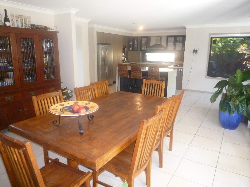 12 Eastbourne Chase, Arundel QLD 4214