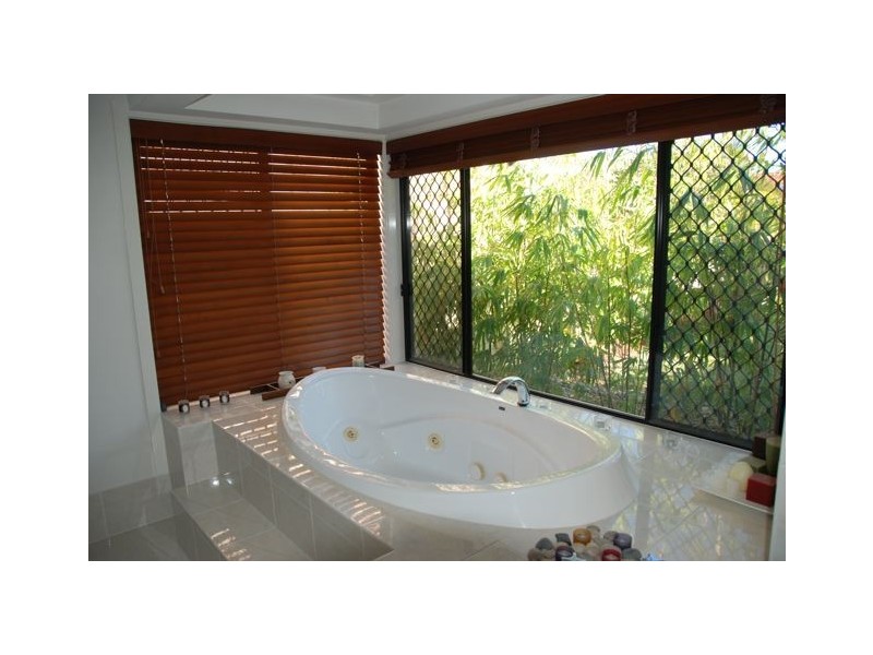 52 Ingles Circuit, Arundel QLD 4214