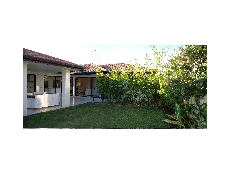 52 Ingles Circuit, Arundel QLD 4214