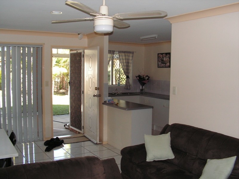 1/4 Kenny Drive, Labrador QLD 4215