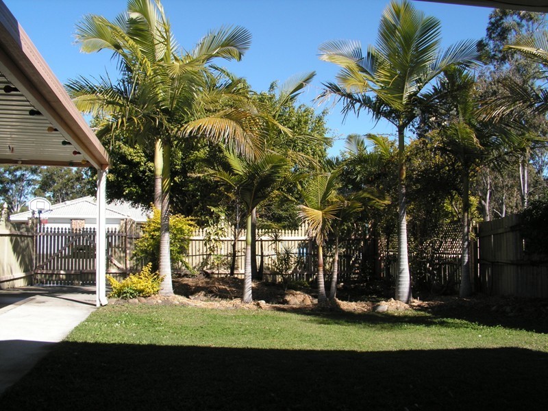 1/4 Kenny Drive, Labrador QLD 4215