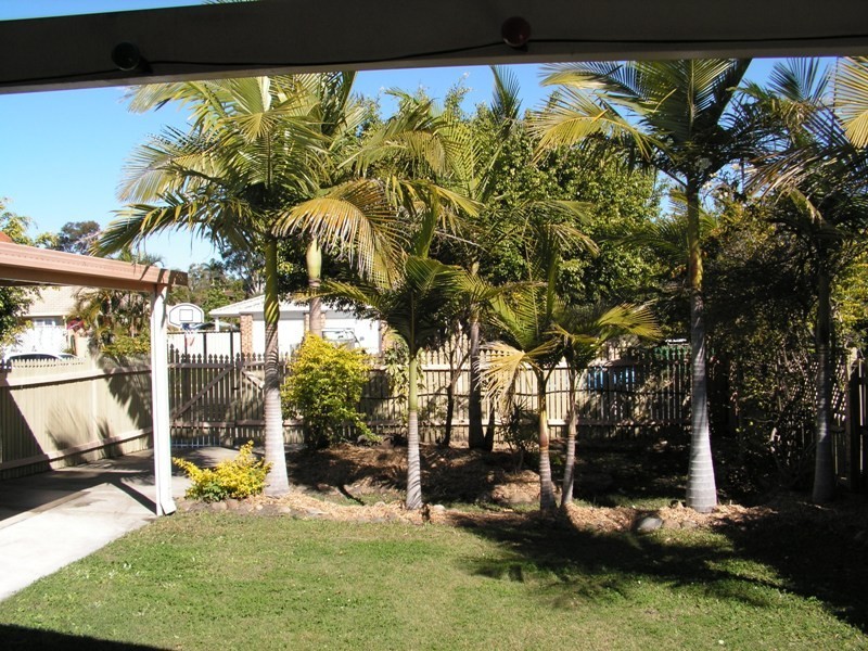 1/4 Kenny Drive, Labrador QLD 4215