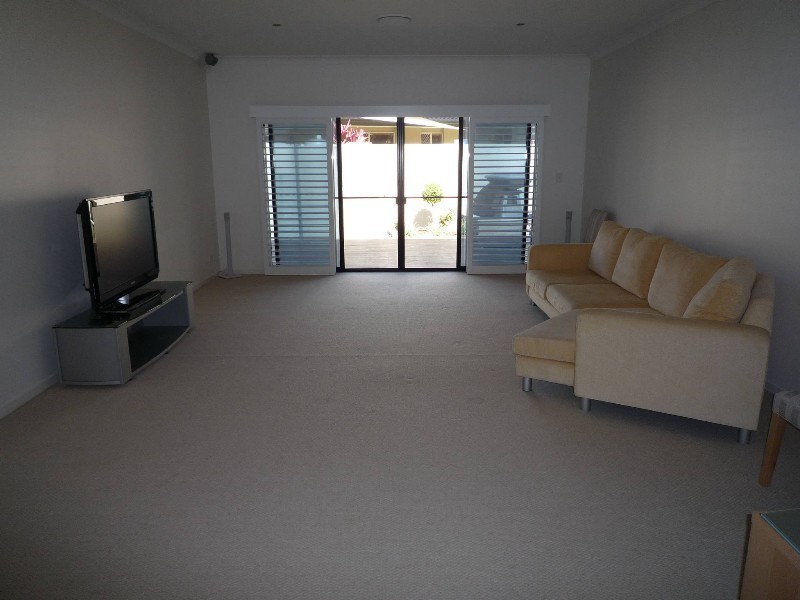 7 Blackfen Court, Arundel QLD 4214