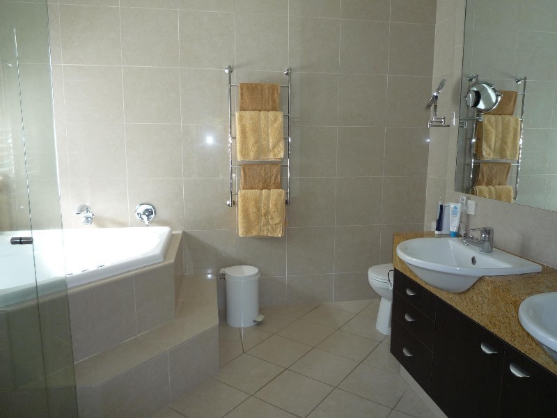 7 Blackfen Court, Arundel QLD 4214