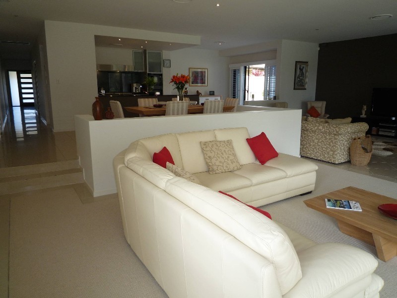 7 Blackfen Court, Arundel QLD 4214