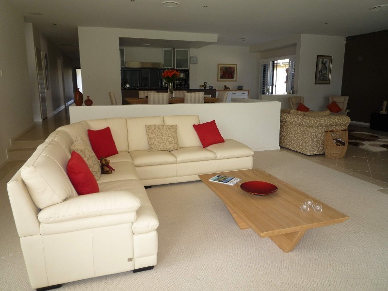 7 Blackfen Court, Arundel QLD 4214