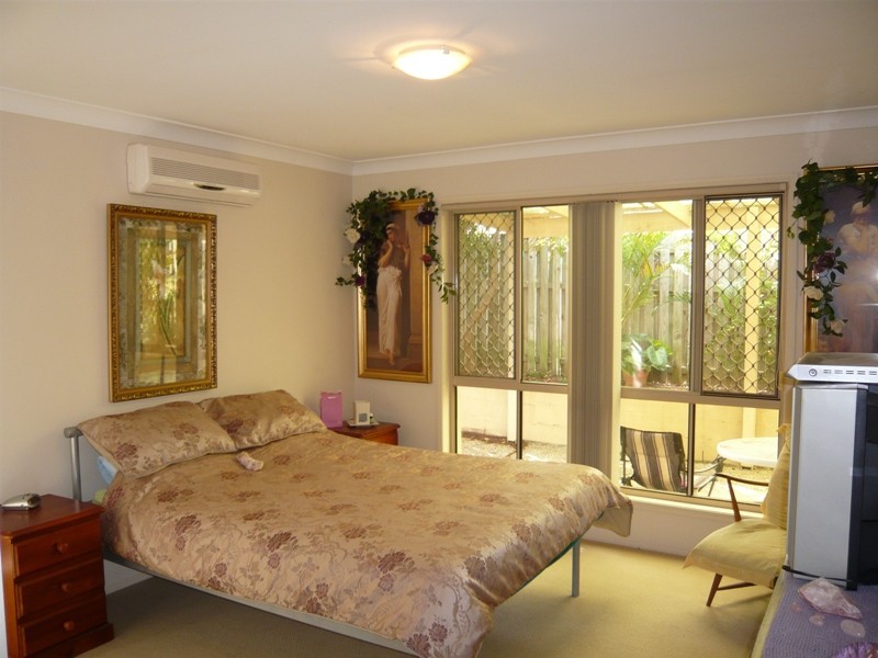 50 Marble Arch Place, Arundel QLD 4214