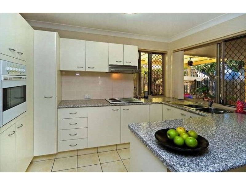 50 Marble Arch Place, Arundel QLD 4214