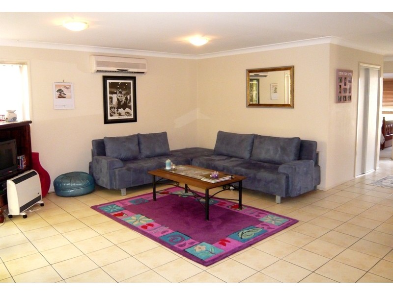 50 Marble Arch Place, Arundel QLD 4214