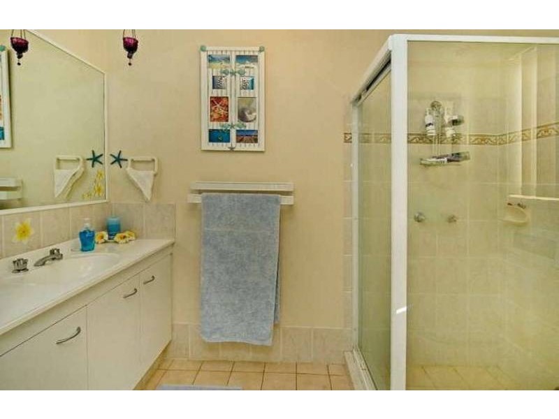 50 Marble Arch Place, Arundel QLD 4214