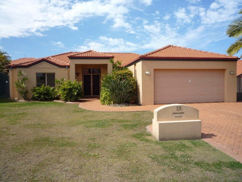 25 Nottinghill Gate Drive, Arundel QLD 4214