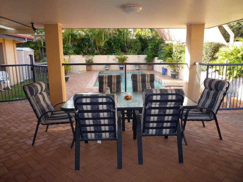 25 Nottinghill Gate Drive, Arundel QLD 4214