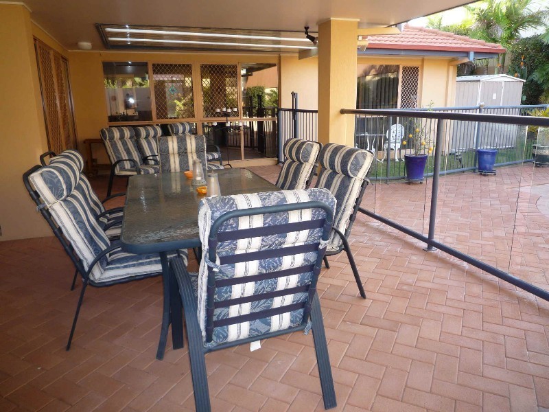 25 Nottinghill Gate Drive, Arundel QLD 4214
