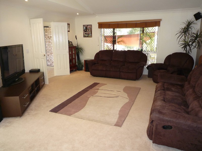 8 Driftwood Place, Parkwood QLD 4214