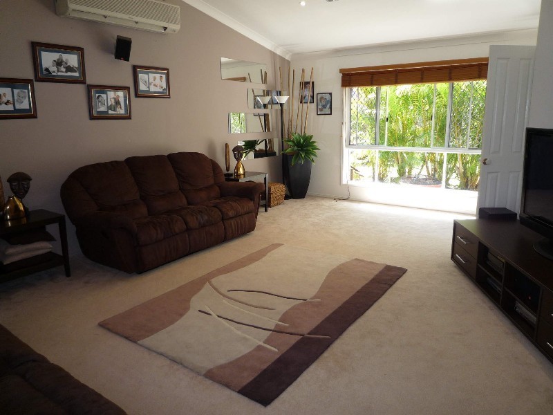 8 Driftwood Place, Parkwood QLD 4214