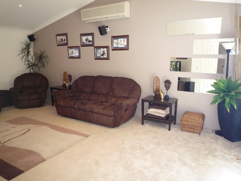 8 Driftwood Place, Parkwood QLD 4214